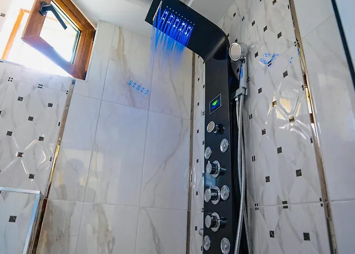 Ar Luxury Vip * Равда